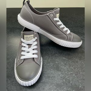 Levi’s sneakers 7,5
